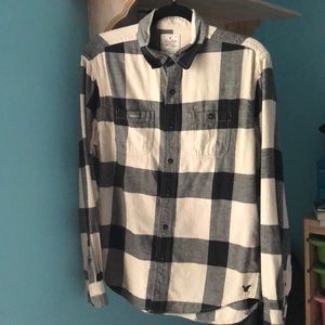 A&E plaid flannel shirt size M